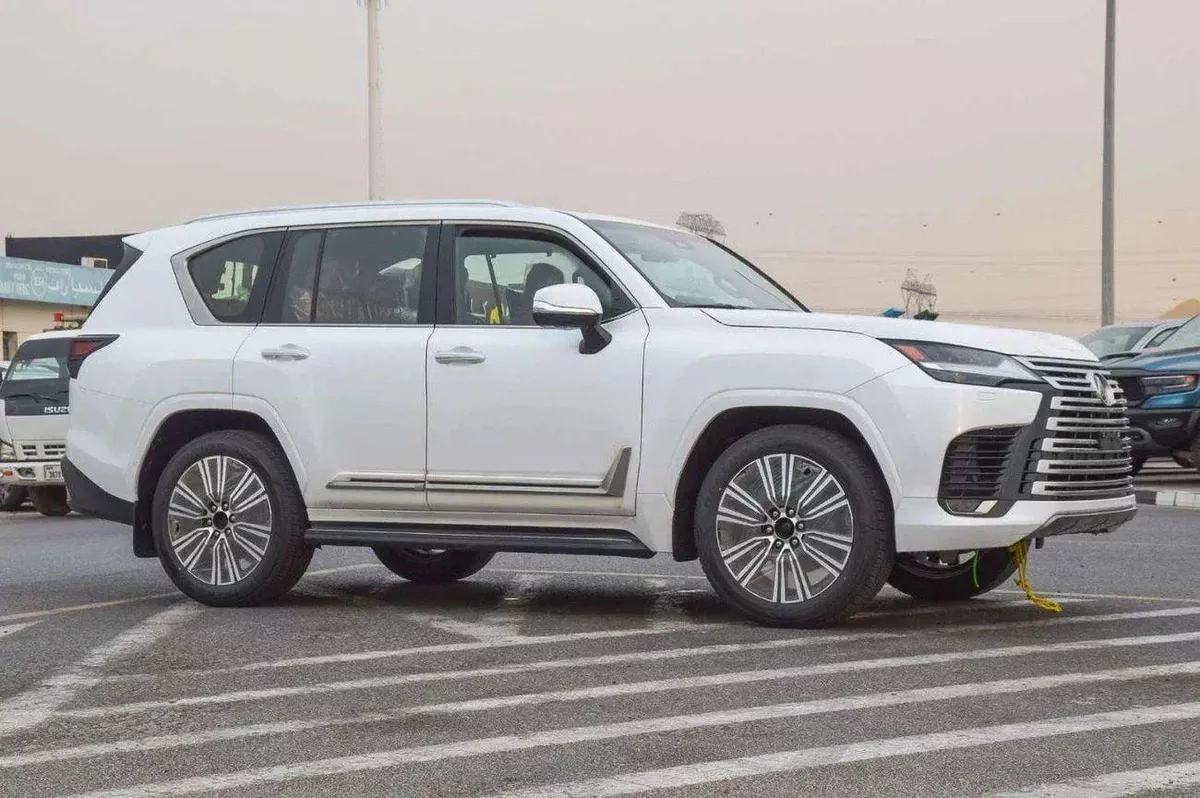 Lexus LX600 SIGNATURE LX 600 Signature 3.5L