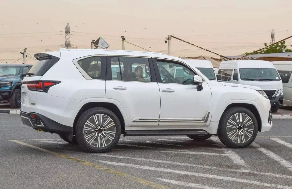 Lexus LX600 SIGNATURE LX 600 Signature 3.5L-2-0