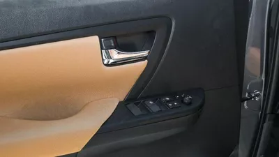 Toyota Fortuner GX2 TOYOTA FORTUNER 2.7 L 4*4 AC DEGITAL-8