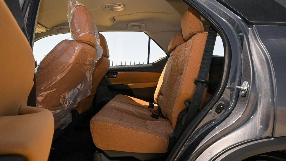 Toyota Fortuner GX2 TOYOTA FORTUNER 2.7 L 4*4 AC DEGITAL-6-0