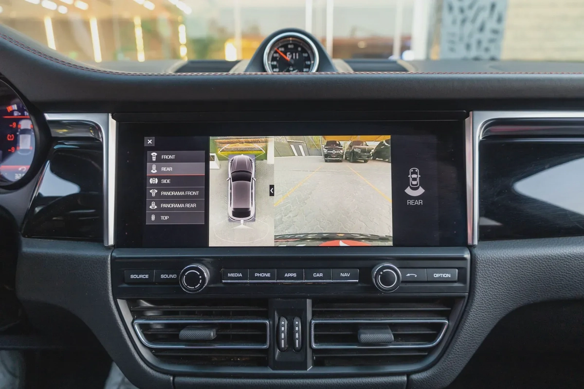 Porsche Macan 2021-11-11