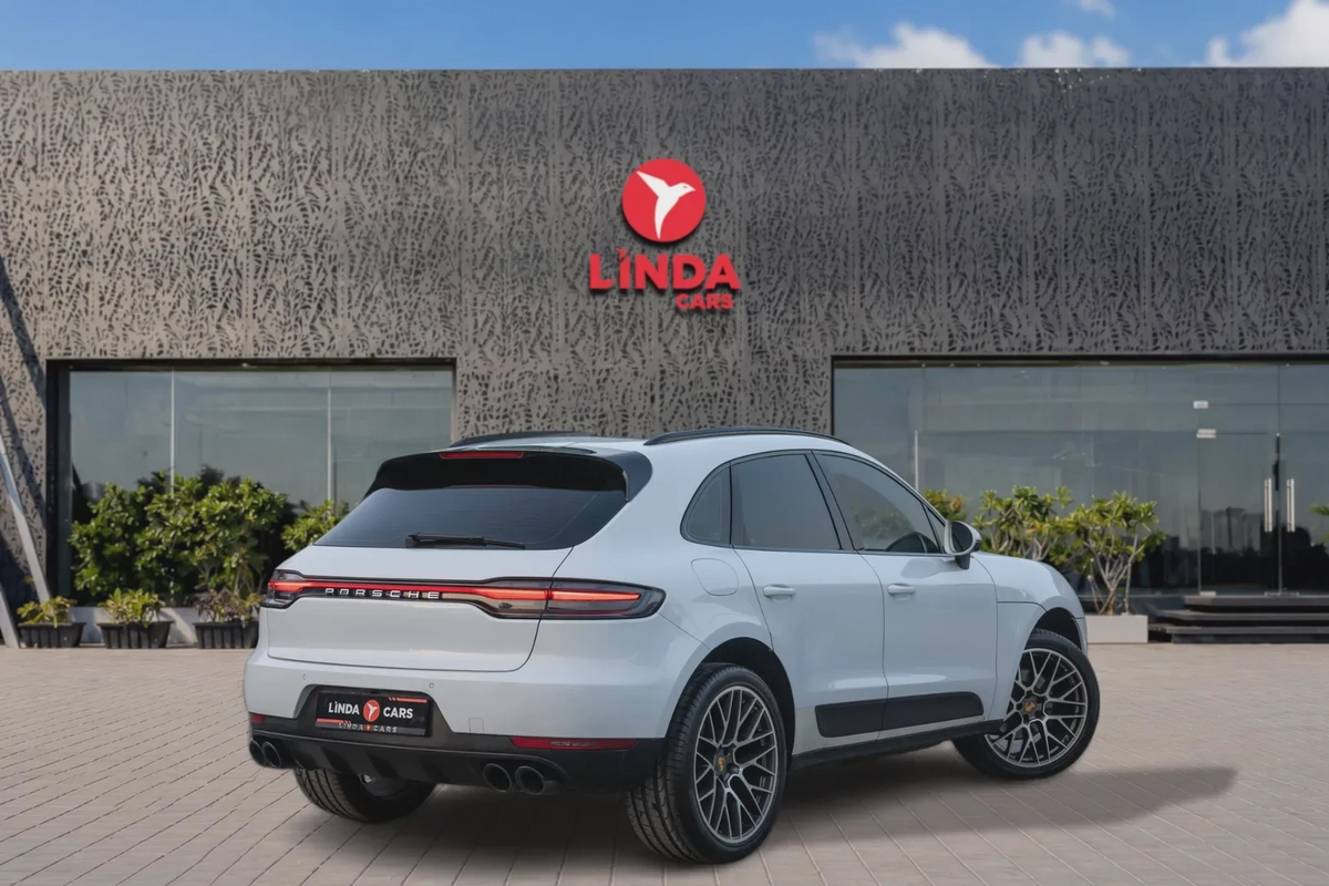 Porsche Macan 2021-12-12