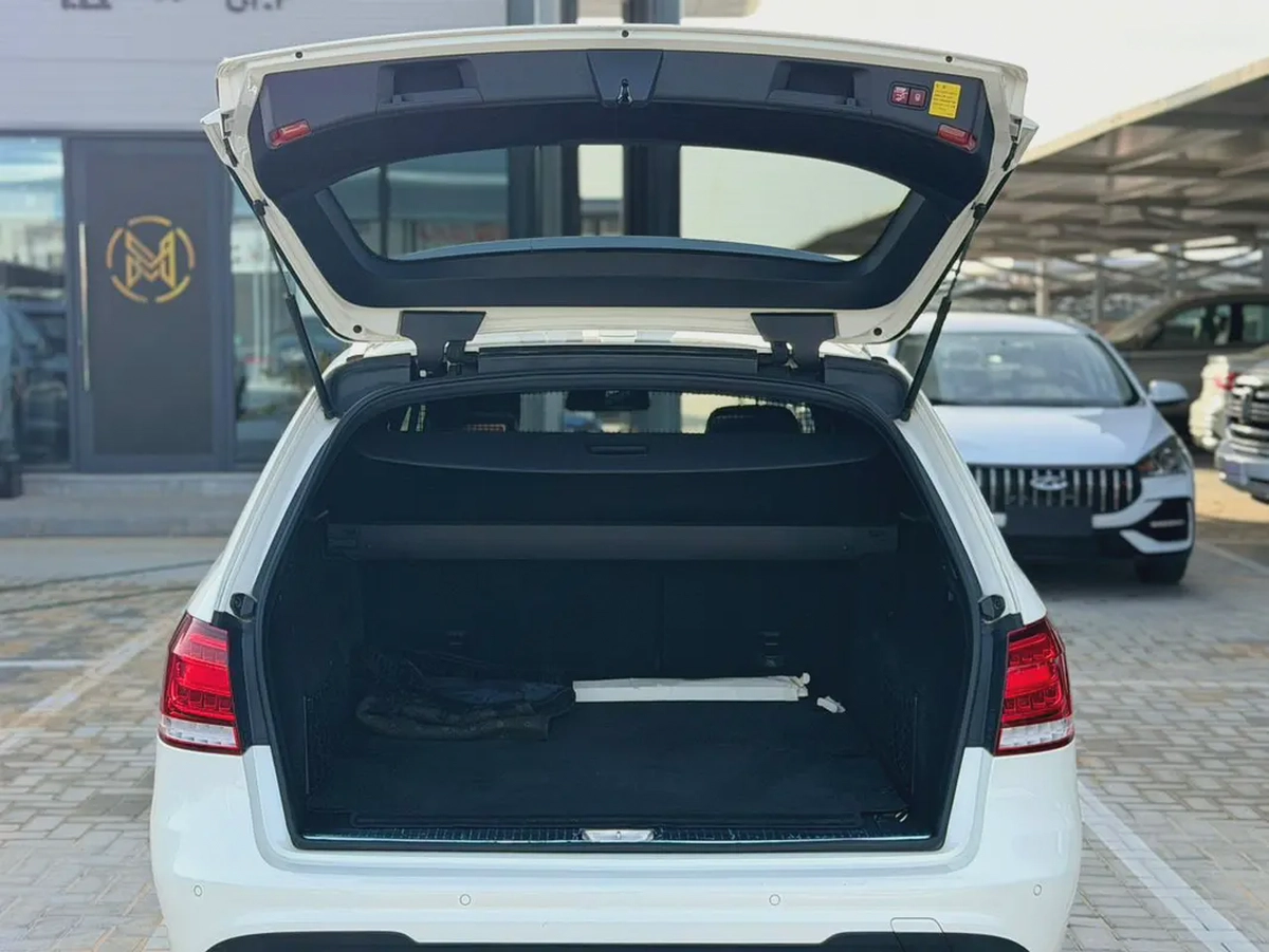 Mercedes-Benz E-Class E-300 l 4Matic l Japanese Specs Model - 2015-3-3