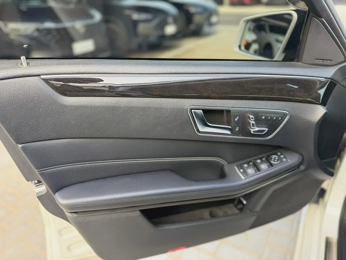 Mercedes-Benz E-Class E-300 l 4Matic l Japanese Specs Model - 2015-17-17