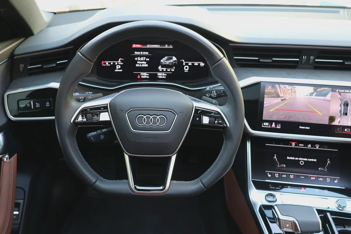 Audi A7 S-Line quattro 2025 GCC Specs-8000KM-UNDER WARRANTY  SERVICE-BRAND NEW-13-13