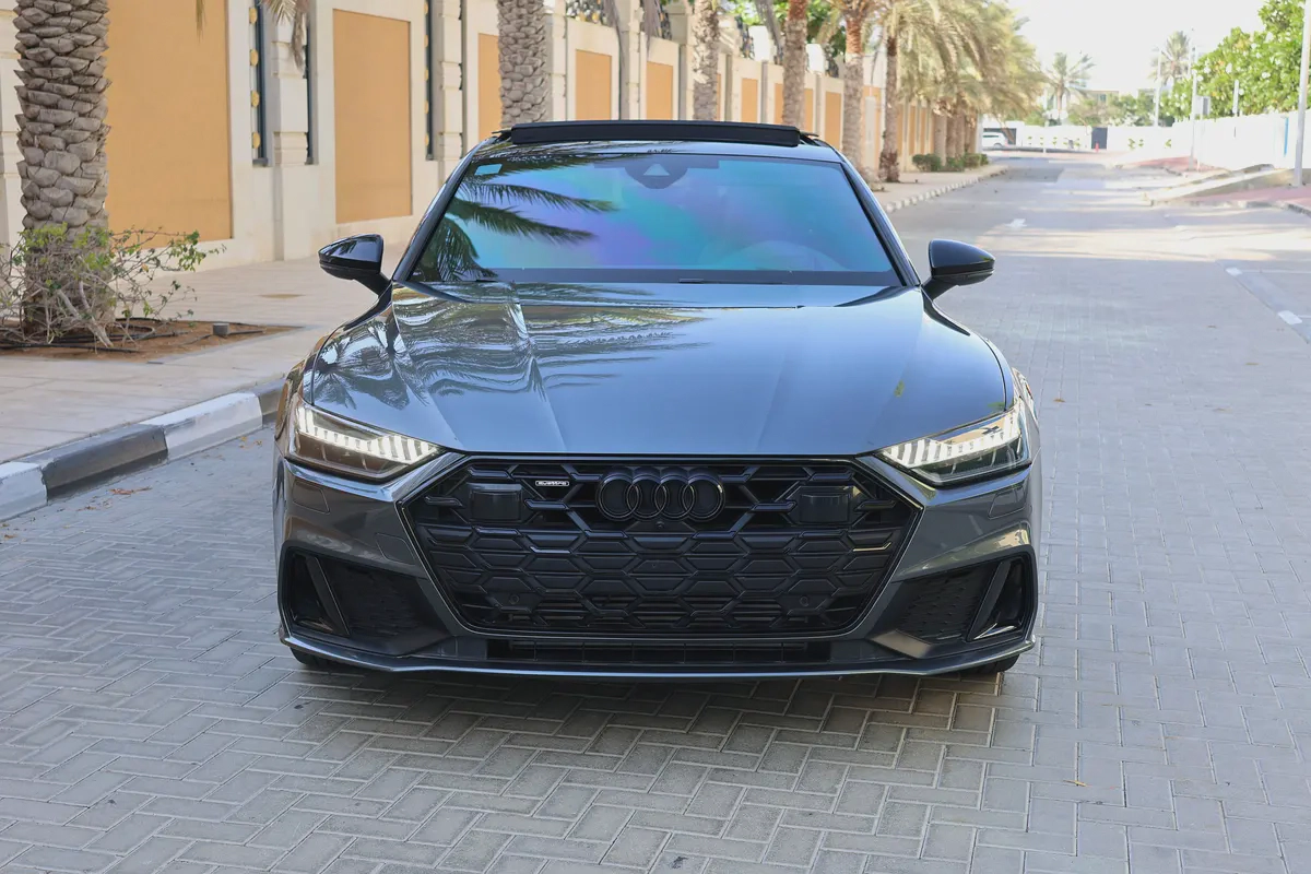 Audi A7 S-Line quattro 2025 GCC Specs-8000KM-UNDER WARRANTY  SERVICE-BRAND NEW-4-4