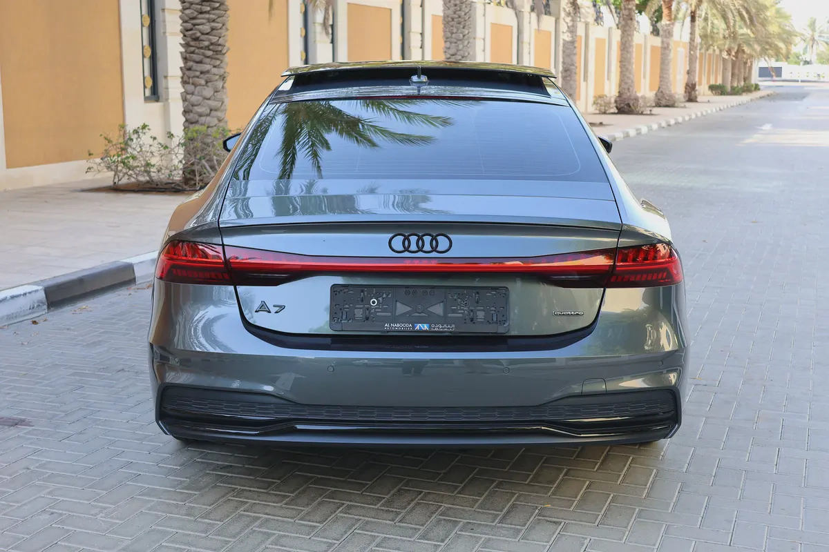 Audi A7 S-Line quattro 2025 GCC Specs-8000KM-UNDER WARRANTY  SERVICE-BRAND NEW-5-5