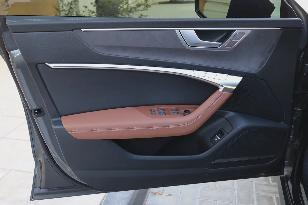 Audi A7 S-Line quattro 2025 GCC Specs-8000KM-UNDER WARRANTY  SERVICE-BRAND NEW-7-7
