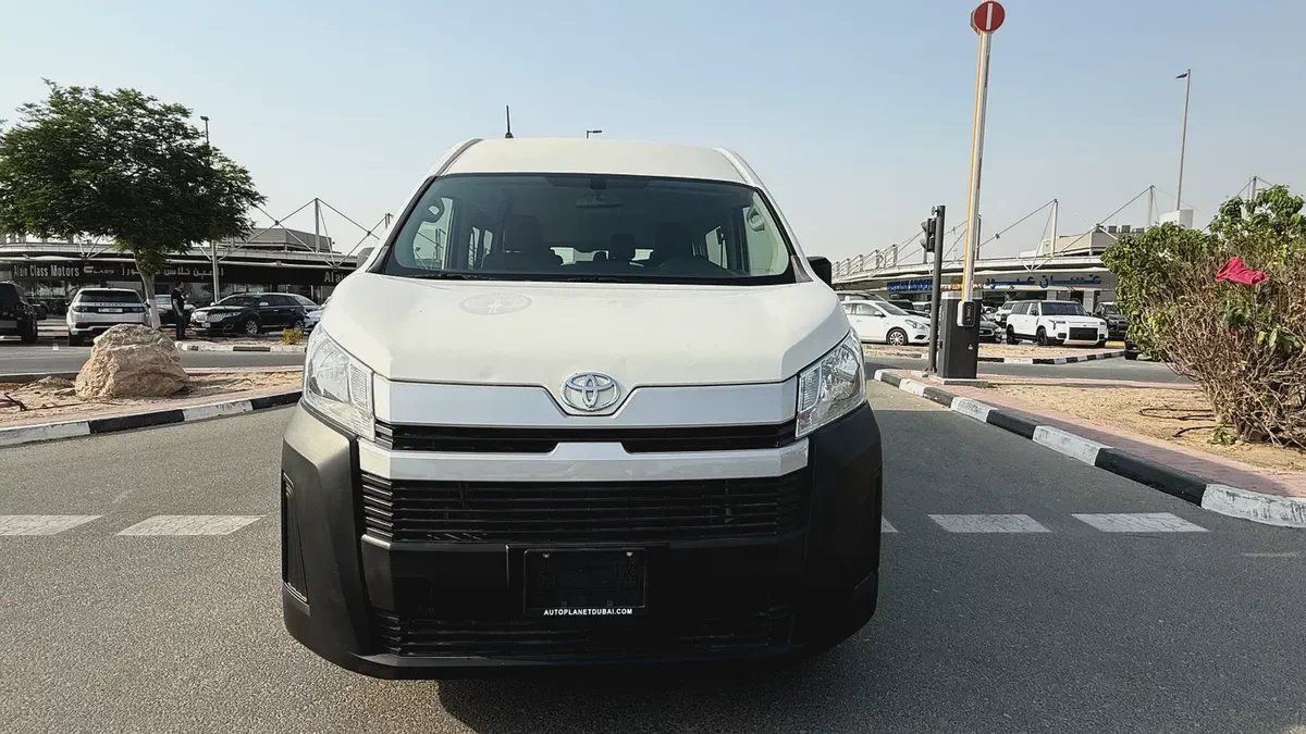 Toyota Hiace GLS 2023 GCC Specs! 13seat! Excellent condition-10-10