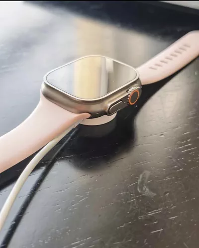 Apple Watch Ultra 49mm Titanium – Excellent Condition + Charger-2