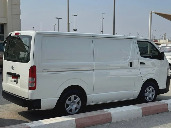 Toyota Hiace Commuter 2018 GCC Specs