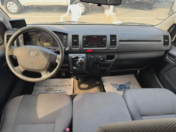 Toyota Hiace Commuter 2018 GCC Specs
