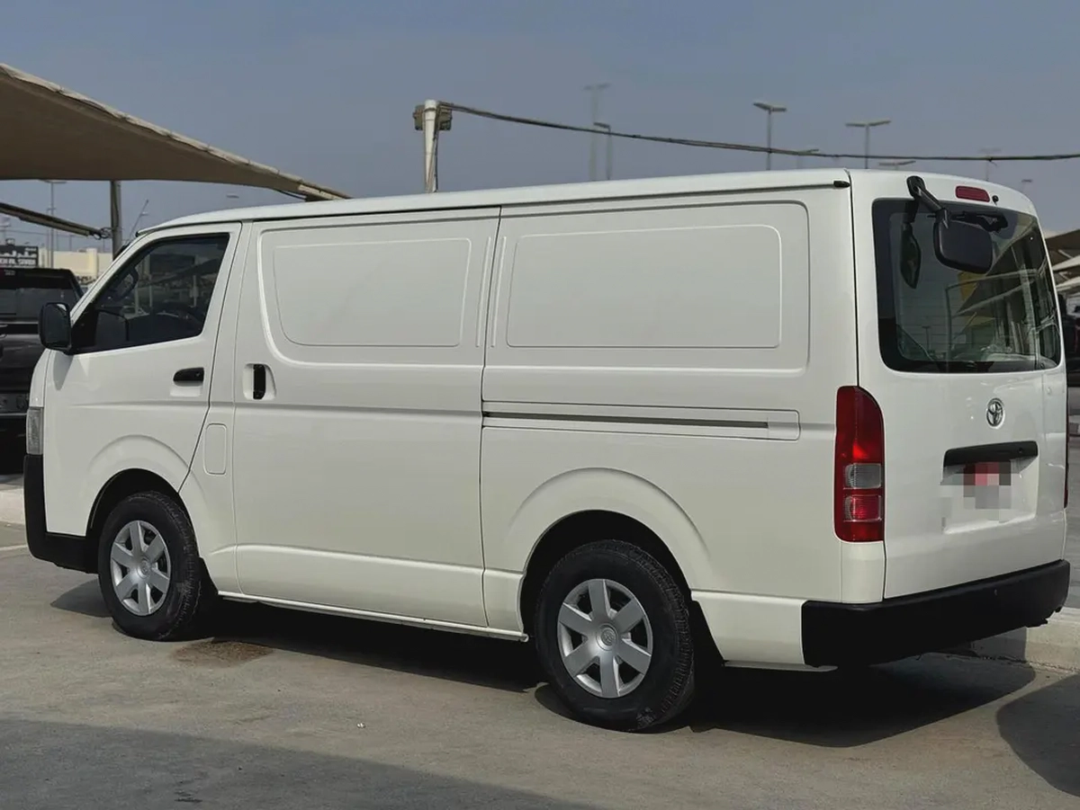 Toyota Hiace Commuter 2018 GCC Specs-5-5