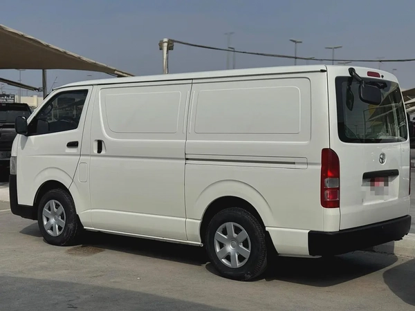 Toyota Hiace Commuter 2018 GCC Specs