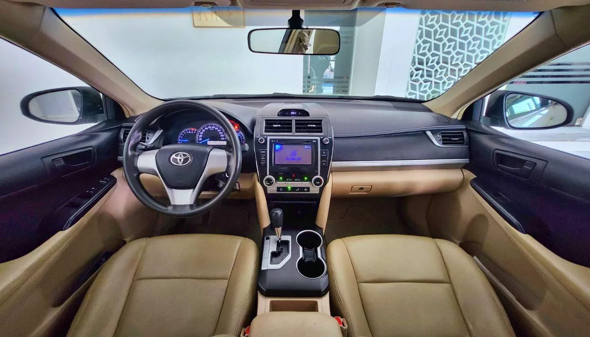 Toyota Camry SE S+ 2.5L-4CYL EXCELLENT CONDITION-6-0