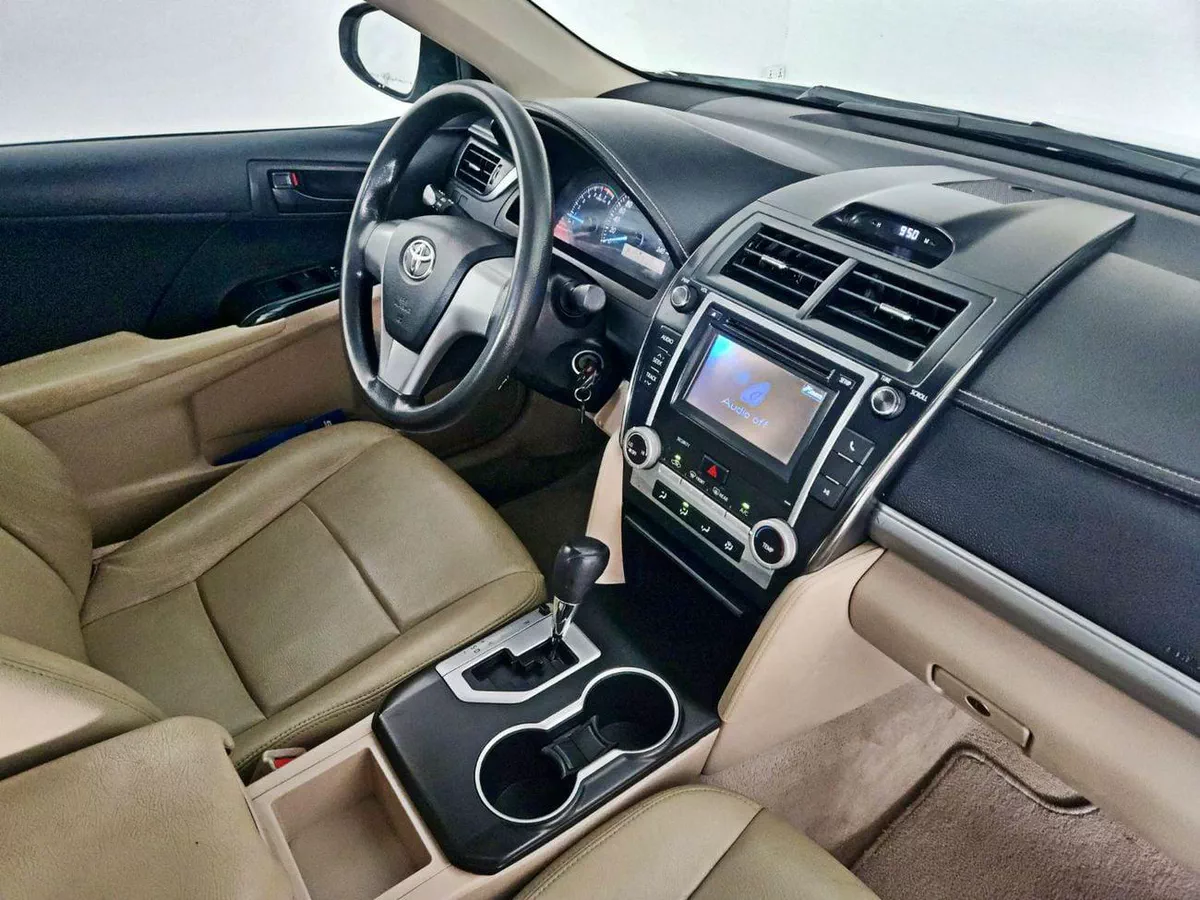 Toyota Camry SE S+ 2.5L-4CYL EXCELLENT CONDITION-8-0