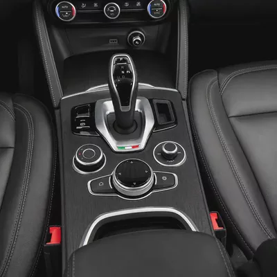 AED 1,436 P.M • 0% Downpayment •  Alfa Romeo Stelvio Super • 1 Year Warranty-9