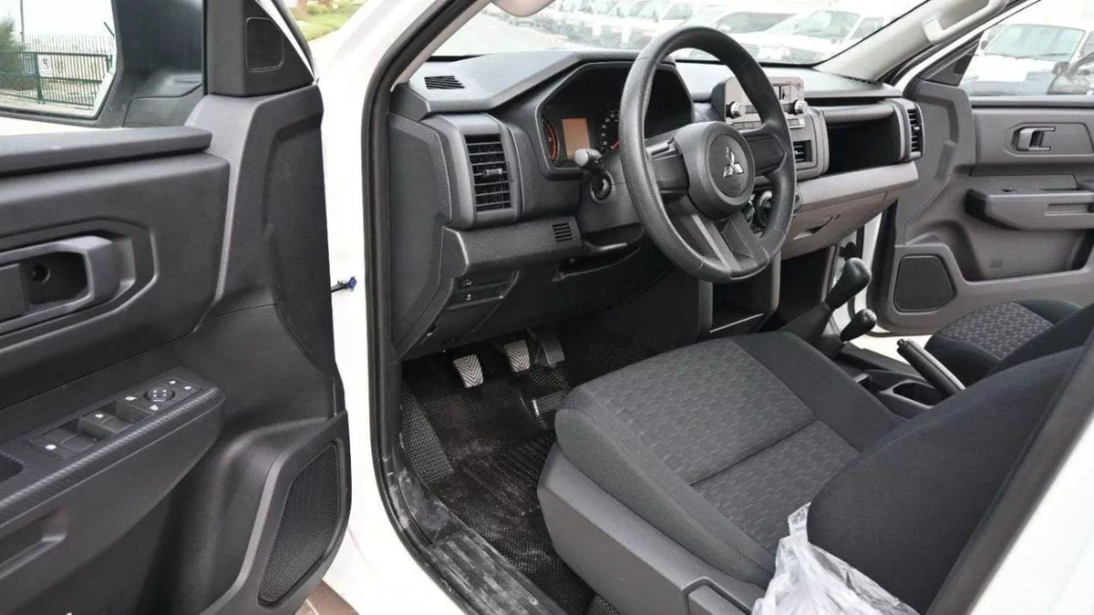 Mitsubishi L200 GLX Mitsubishi L200 2.4L Diesel MT MY2024-9-0