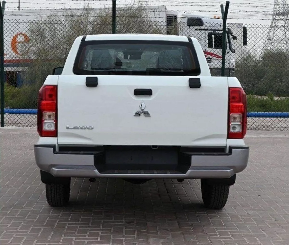 Mitsubishi L200 GLX Mitsubishi L200 2.4L Diesel MT MY2024-4-0