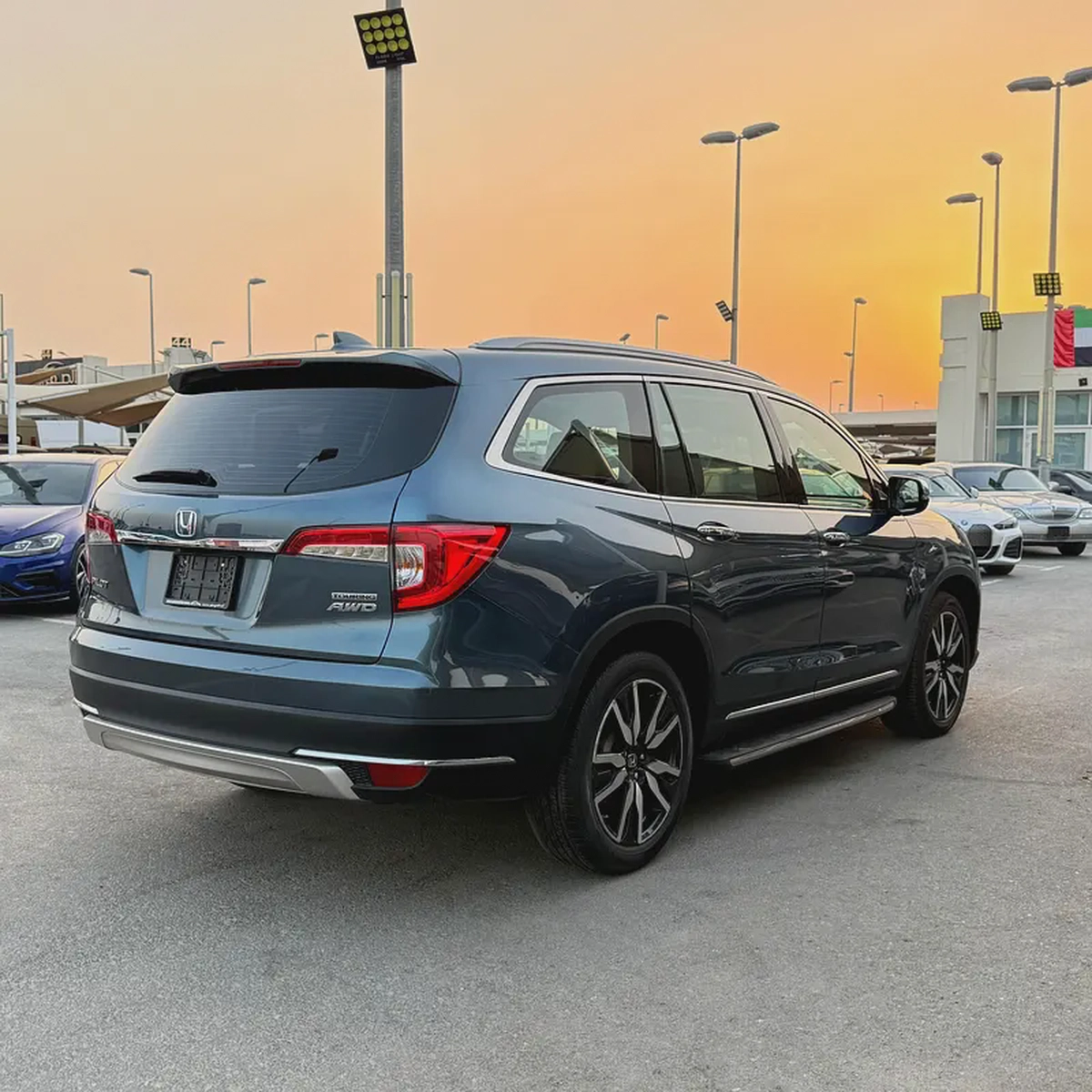 HONDA PILOT (2019) //GCC//TOURING// FULL OPTIONS//GOOD CONDITION-6-6