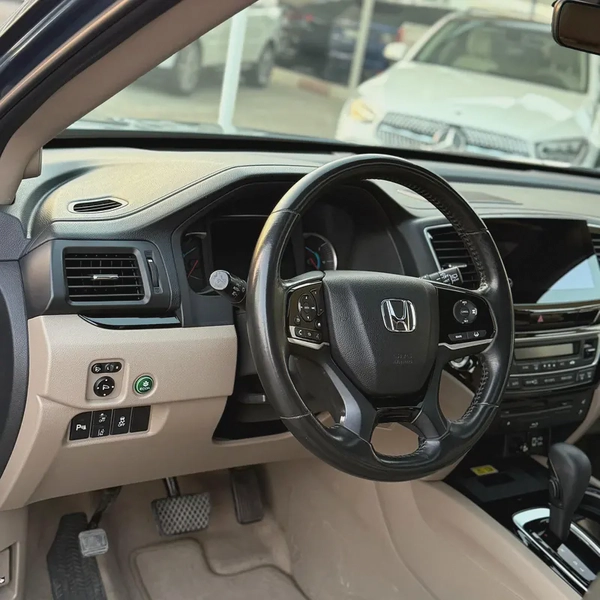 HONDA PILOT (2019) //GCC//TOURING// FULL OPTIONS//GOOD CONDITION