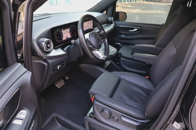 V300 AMG - 4 YRS WARRANTY / SERVICE 200,000 KM - GCC SPECS - PPF - ACCIDENT FREE - FULL SERVICE --11