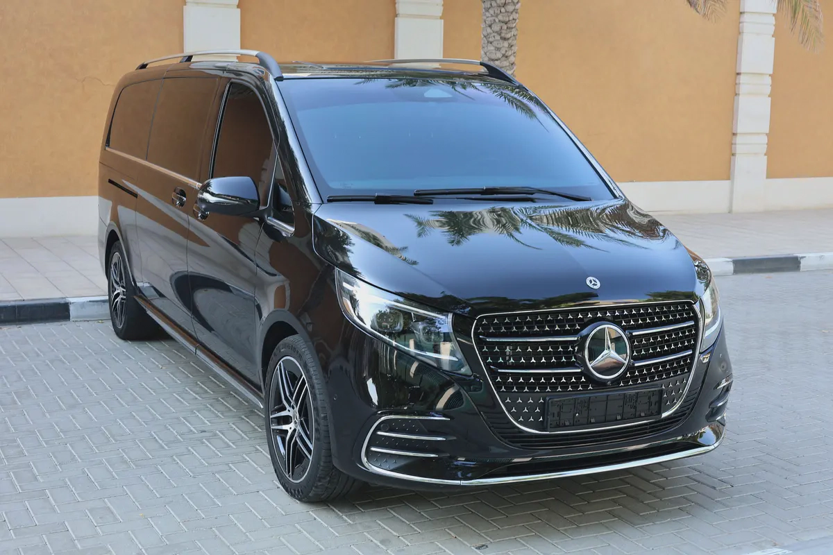 V300 AMG - 4 YRS WARRANTY / SERVICE 200,000 KM - GCC SPECS - PPF - ACCIDENT FREE - FULL SERVICE --3-3