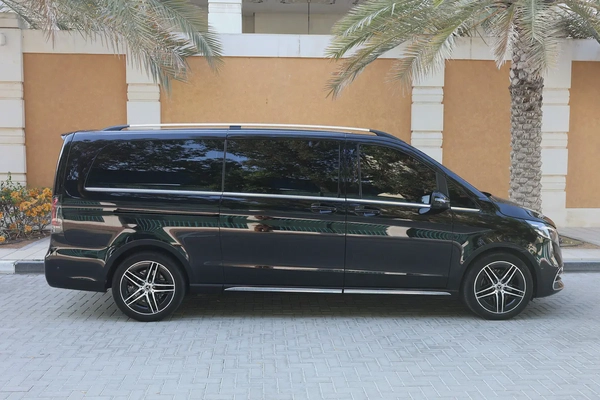 V300 AMG - 4 YRS WARRANTY / SERVICE 200,000 KM - GCC SPECS - PPF - ACCIDENT FREE - FULL SERVICE -