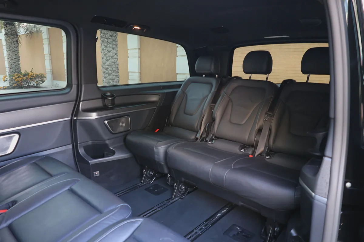 V300 AMG - 4 YRS WARRANTY / SERVICE 200,000 KM - GCC SPECS - PPF - ACCIDENT FREE - FULL SERVICE --17-17