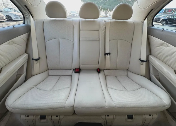 Mercedes Benz E320 2004 73000km - Beige Interior - Original Paint - Japan Import - Clean Title