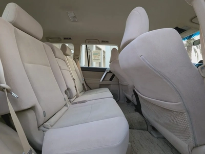 TOYOTA PRADO 2023 V4 2.7L ORIGINAL PAINT LOW MILEAGE IN EXCELLENT CONDITION-3