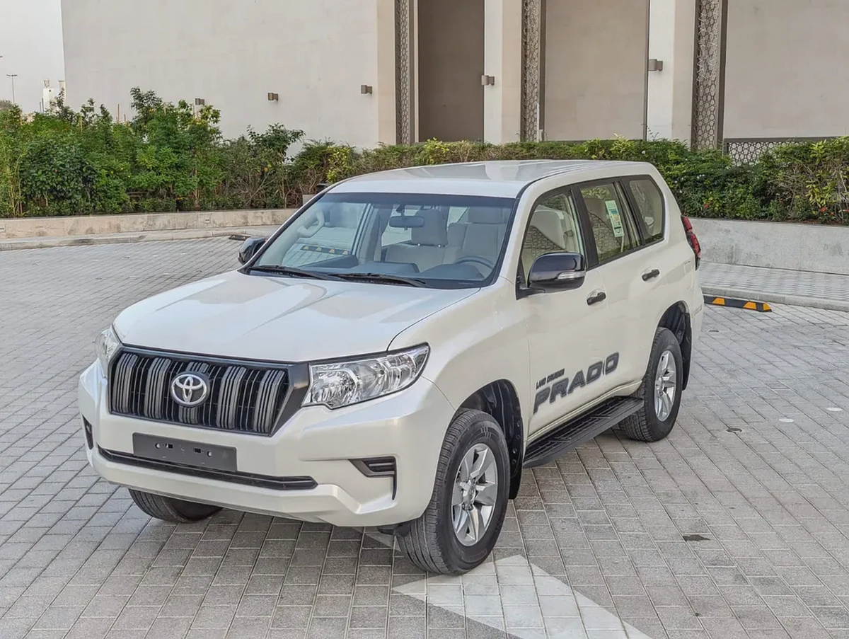 TOYOTA PRADO 2023 V4 2.7L ORIGINAL PAINT LOW MILEAGE IN EXCELLENT CONDITION