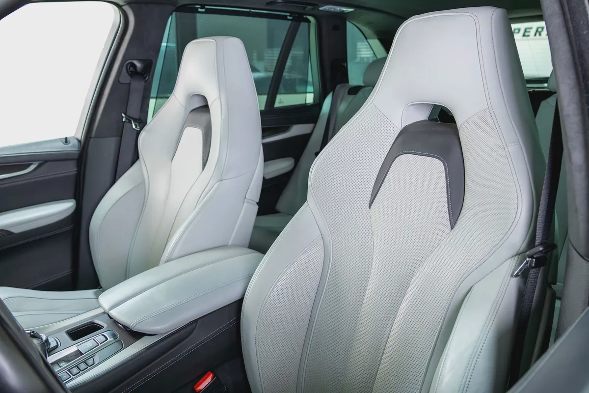 BMW X5 M V8-GCC-BMW Full Service History-Silverstone Metallic Paint-High Gloss black Rims-12-12