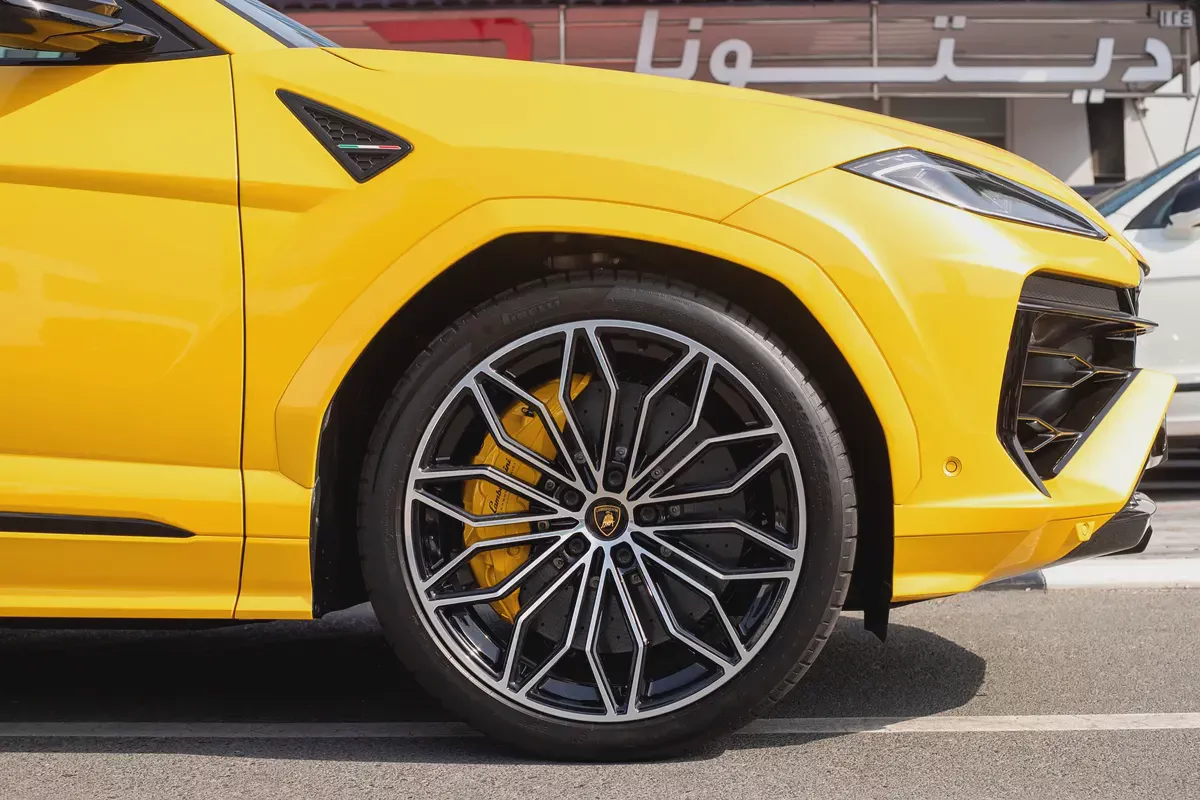 Lamborghini Urus SE | 2025 | 0 km | Carbon Fiber-6-6
