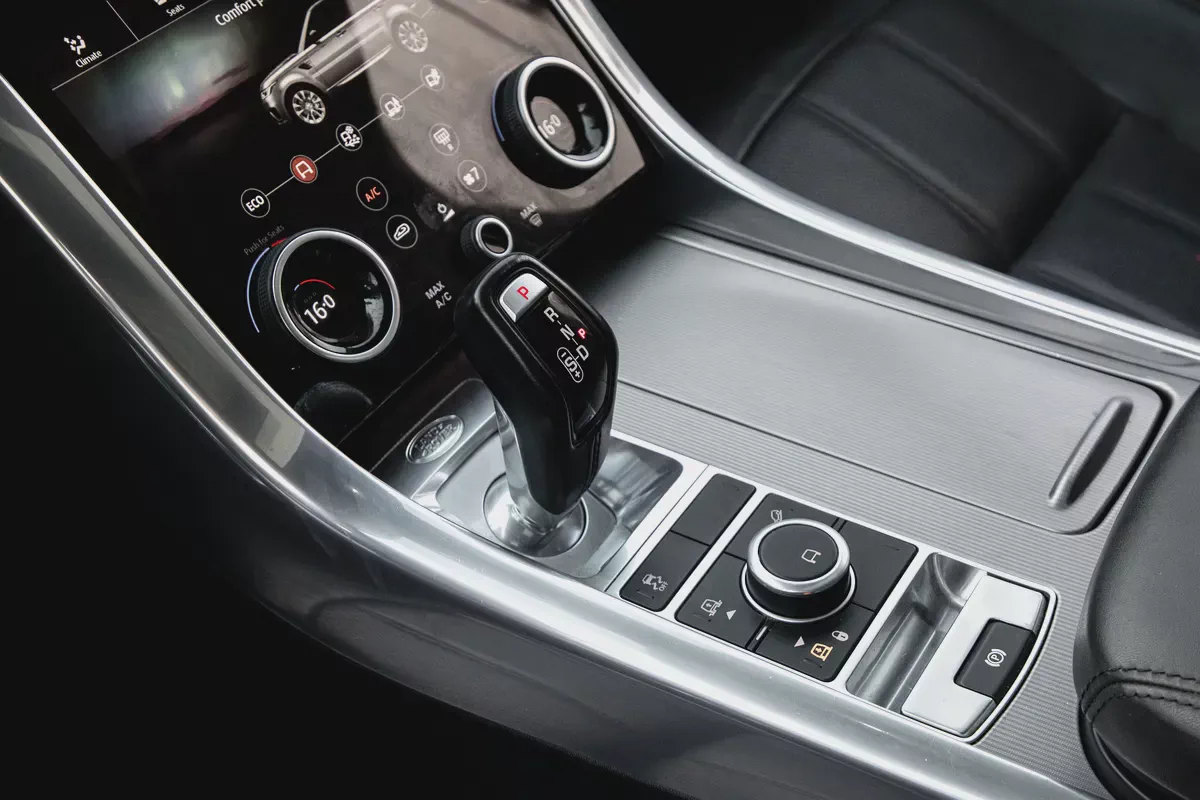 2,840 P.M | Range Rover Sport HSE | SVR Kit | 0% Downpayment-9-9
