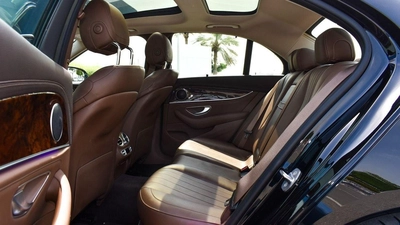 Mercedes-Benz E200-6