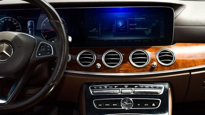 Mercedes-Benz E200-9