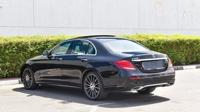 Mercedes-Benz E200-12