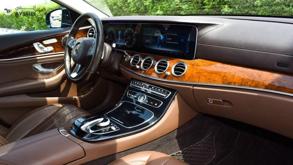 Mercedes-Benz E200