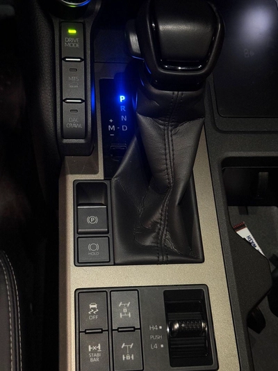 Toyota Prado VXR-12