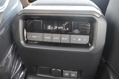 Toyota Prado VXR TOYOTA-PRADO 2.8L ADV-15