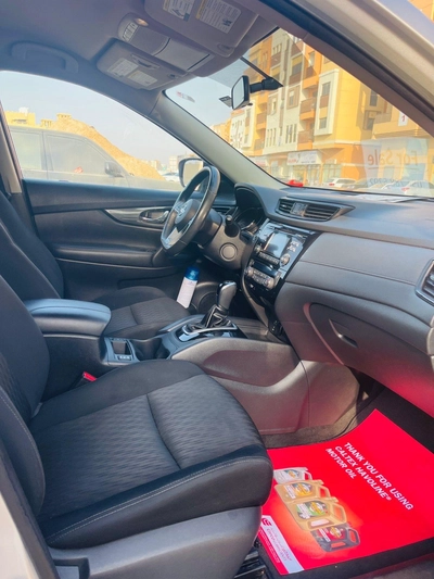 Nissan Rogue SV-2