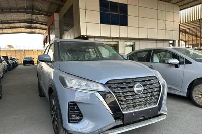 Nissan Kicks – Silver SUV with Black Interior-6