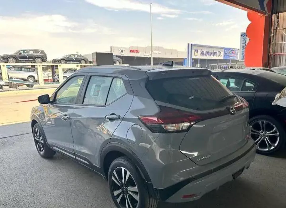 Nissan Kicks – Silver SUV with Black Interior-1-1