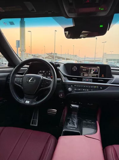 For sale ⁦Lexus ES 350 VII (XZ10), 3.5 l, 2021⁩ in UAE, Sharjah-12