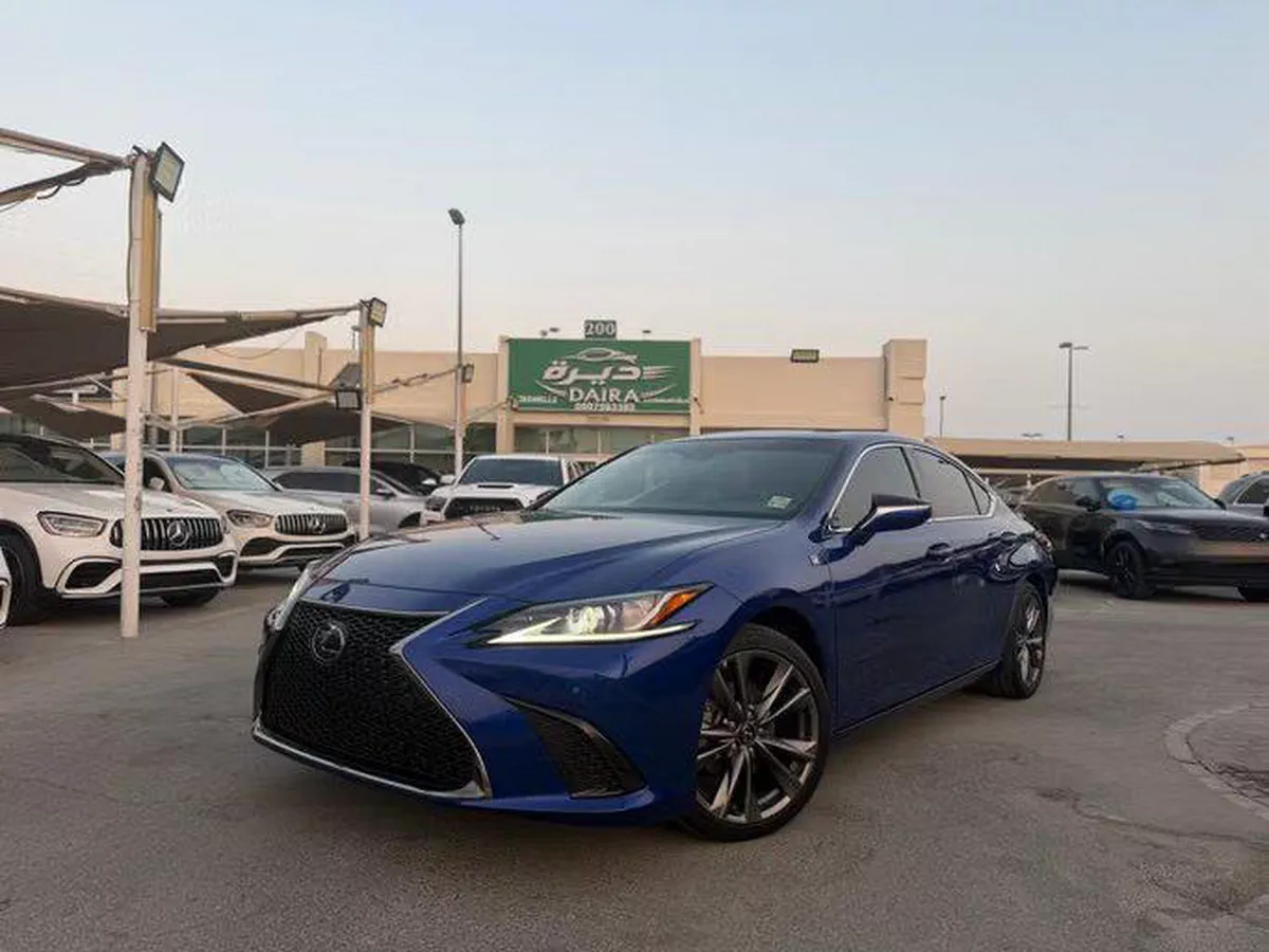 For sale ⁦Lexus ES 350 VII (XZ10), 3.5 l, 2021⁩ in UAE, Sharjah