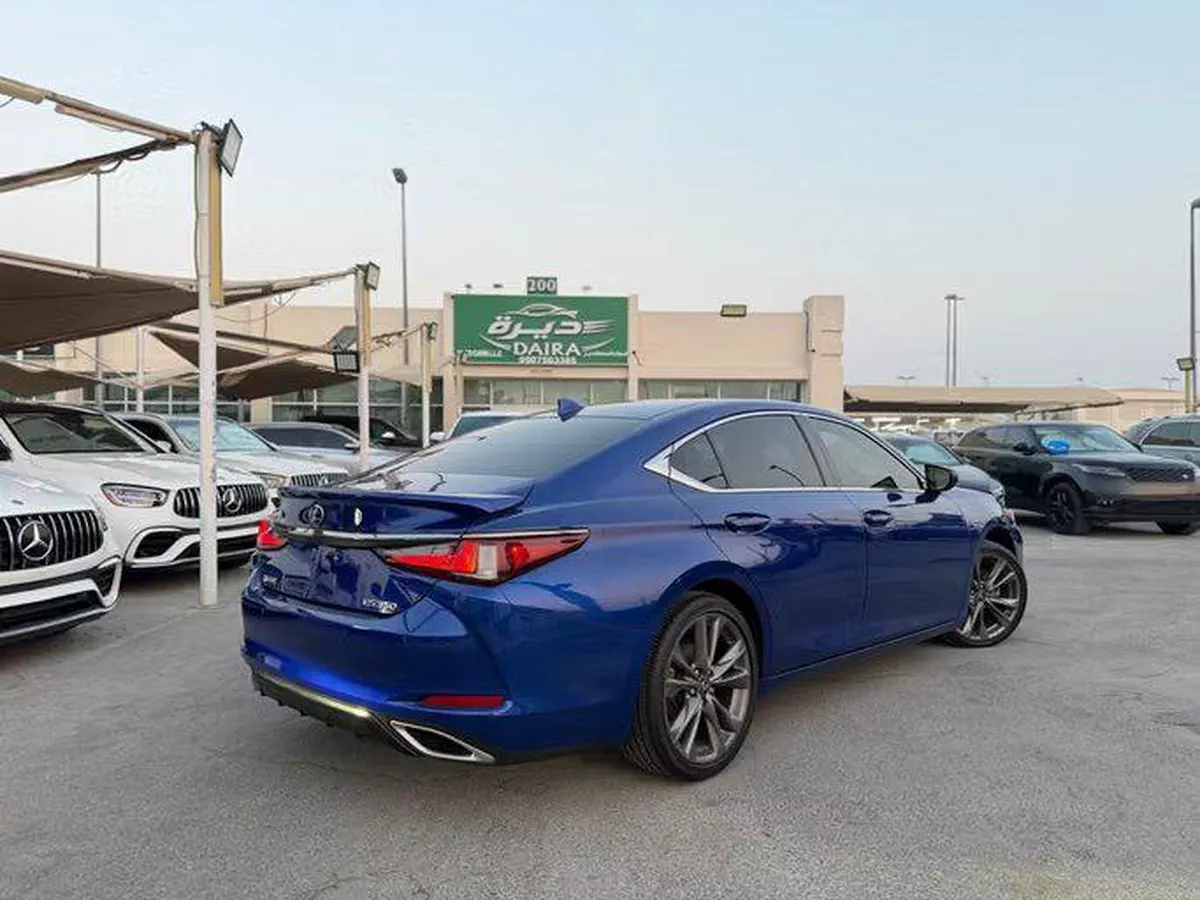 For sale ⁦Lexus ES 350 VII (XZ10), 3.5 l, 2021⁩ in UAE, Sharjah-4-4