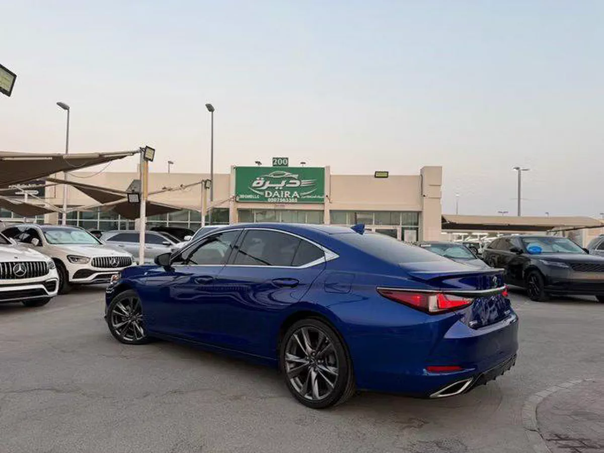 For sale ⁦Lexus ES 350 VII (XZ10), 3.5 l, 2021⁩ in UAE, Sharjah-11-11