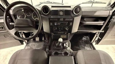 Land Rover Defender 110 Land Rover Defender 2015 GCC specs-8