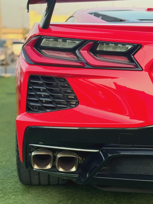 Corvette Stingray 1LT - (clean title free accident)